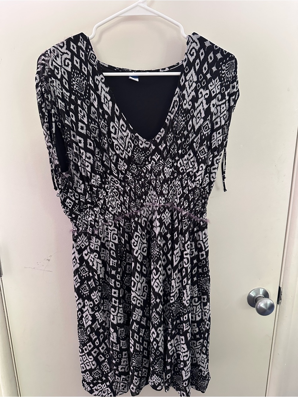Old Navy Black and White Asymmetrical Print Dress